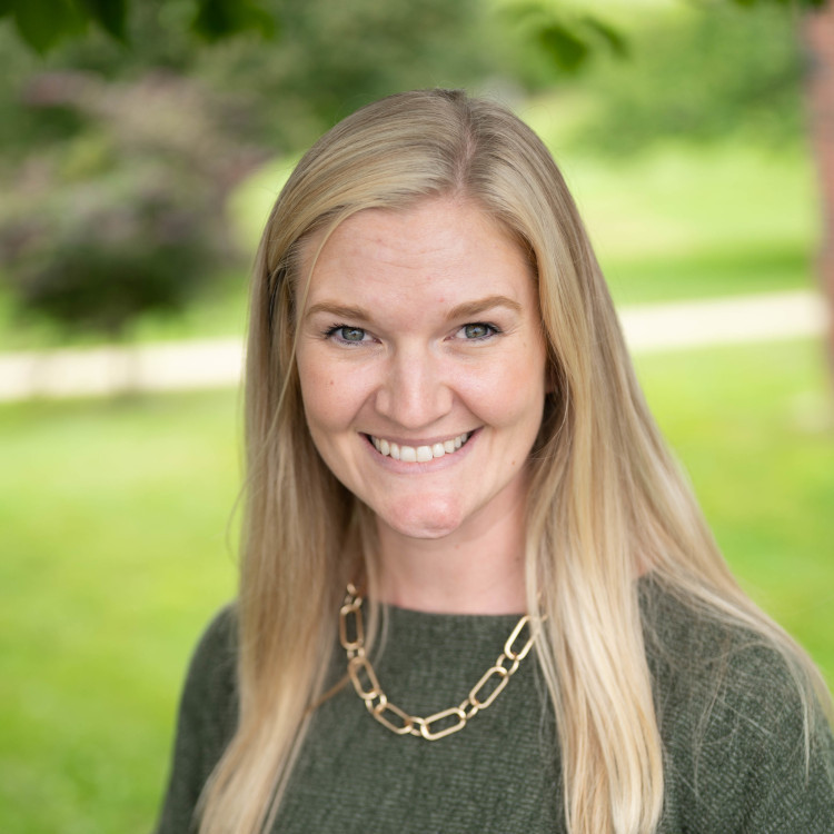 Kelly Getz (1 of 1)